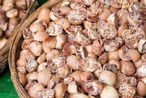 Arecanut (betel nut / supari) wholesale – whole and split nuts